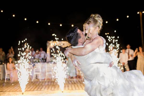 married couple at luxury wedding by Avaton Relais & Châteaux in Halkidiki